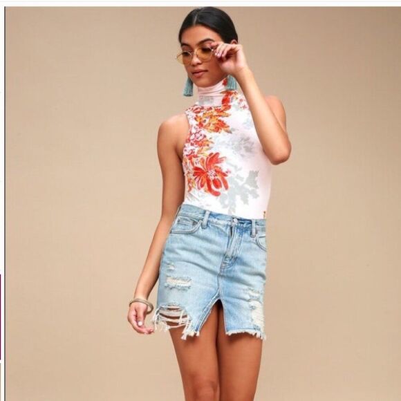 Free People Intimately Pixie Ivory Floral Print Mock Neck Bodysuit Size Medium - Picture 7 of 7